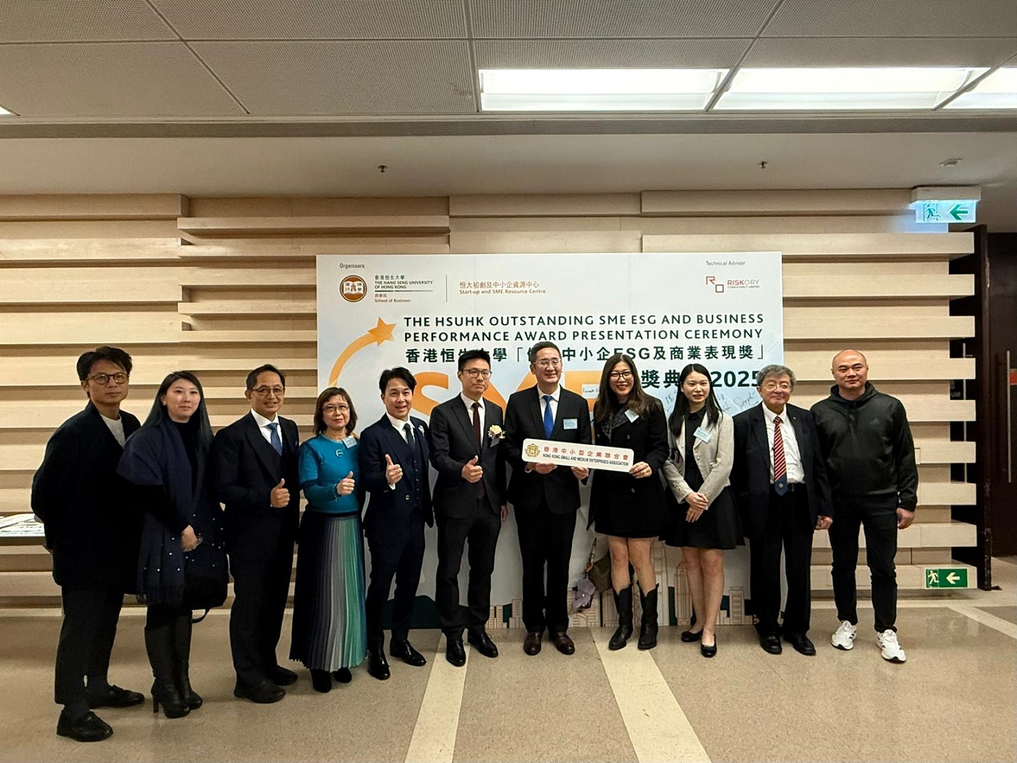 海關 關 員 小組 討論 題目 (99) 사진